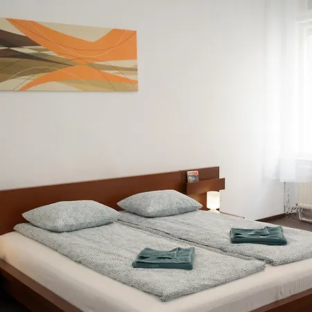 Daphne Deluxe Apartment *