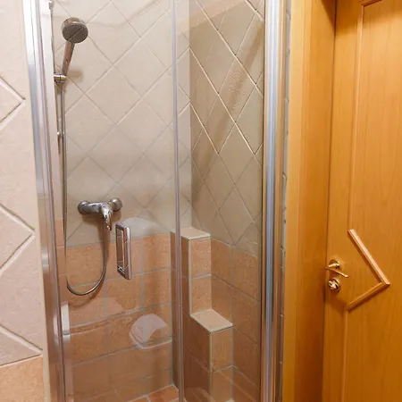 King Apartment *