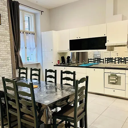 Rakoczi Apartment *