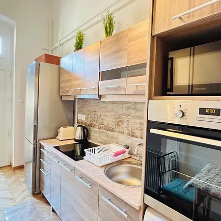 Rakoczi Boulevard 47 Apartment