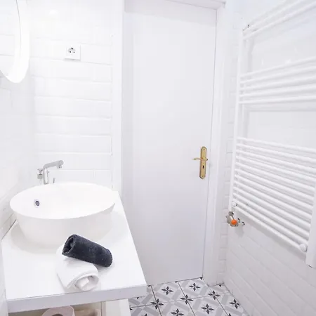 Venus - Paulay Ede I Apartment *