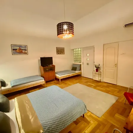 Astoria Center 8 * Budapest