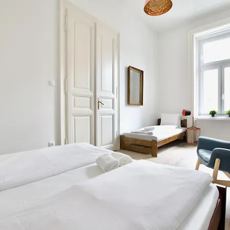 By Hi5 Apartments- Erzsebet 44 Apartamento Budapest