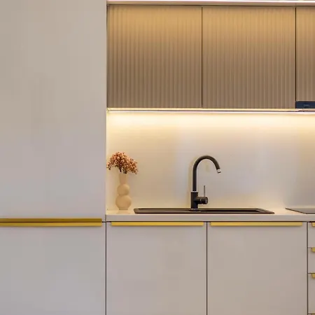 Apartment Exclusive & Prestigious W/ Balcony