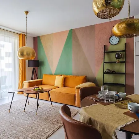 Golden Sunshine On Corvin Promenade - 506