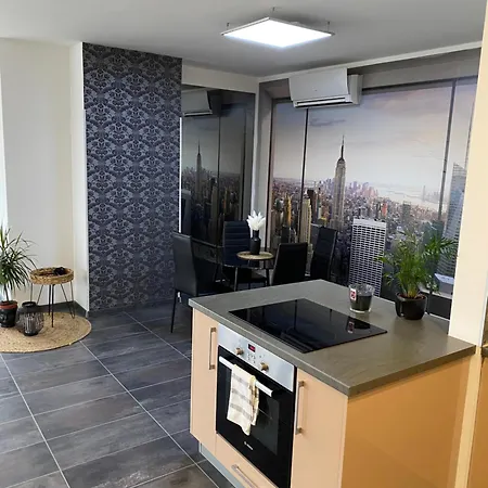 Highrise Horizon Penthouse