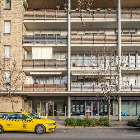 Lotus Origo With Garage Budapeşte