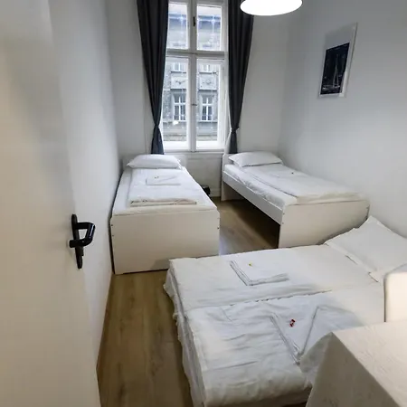 Pest-port 4 For 16 Person Budapest