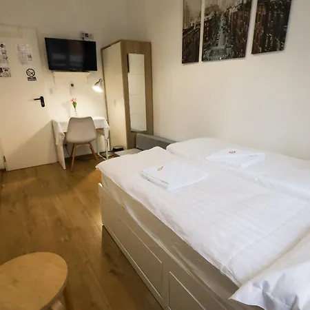 Apartment Pest-port 4 For 16 Person