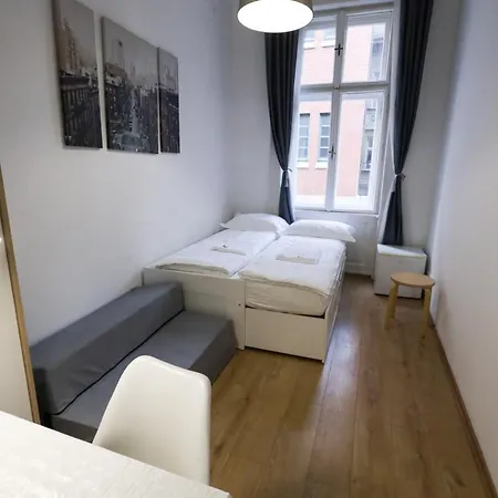 Pest-port 4 For 16 Person Apartment *