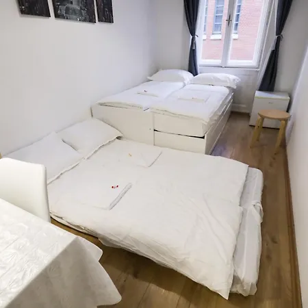 Pest-port 4 For 16 Person Apartment Budapest