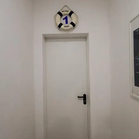 Pest-port 4 For 16 Person Apartment *