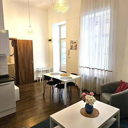 Modern 2 Bedrooms Flat In The Center Appartement