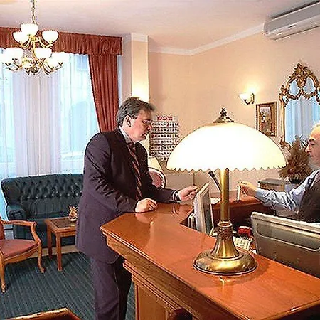 Hotel Burg 3*
