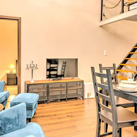 Capital Apartment