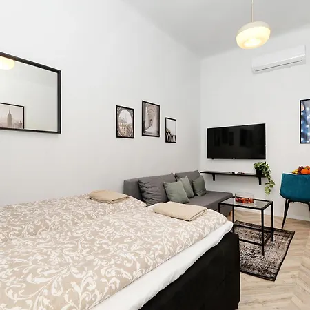 Boutique R611 Apartment