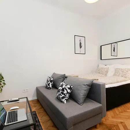 Apartment Boutique R611