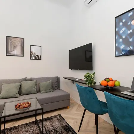 Apartment Boutique R611 *