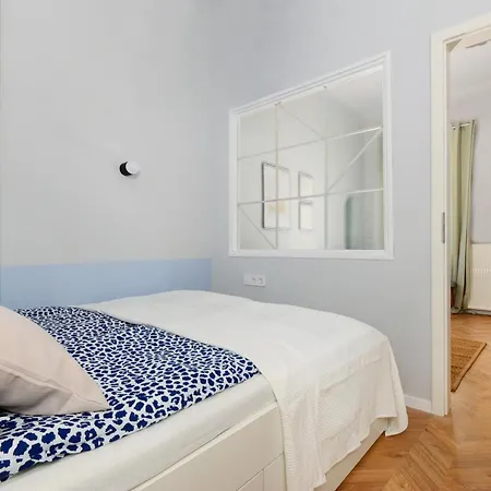 Monochrome Chic R613 Apartment *