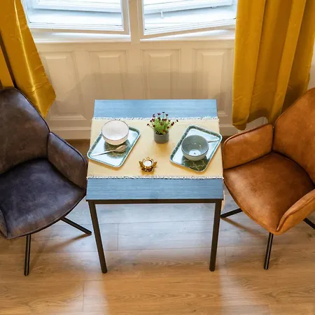 Free Parking -corvin Palace Residence-3bdrm,6ppl,wifi,ac