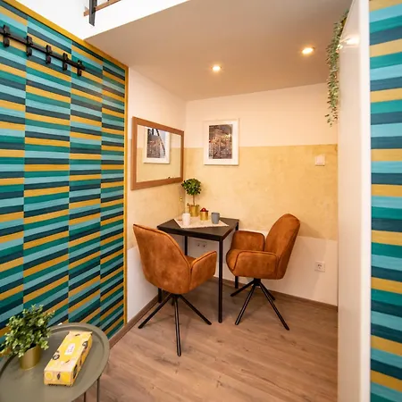 Free Parking -corvin Palace Residence-3bdrm,6ppl,wifi,ac Budapest