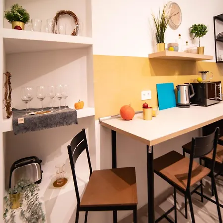 Free Parking -corvin Palace Residence-3bdrm,6ppl,wifi,ac Apartment Budapest