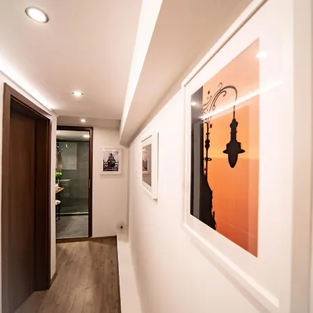 Free Parking -corvin Palace Residence-3bdrm,6ppl,wifi,ac *