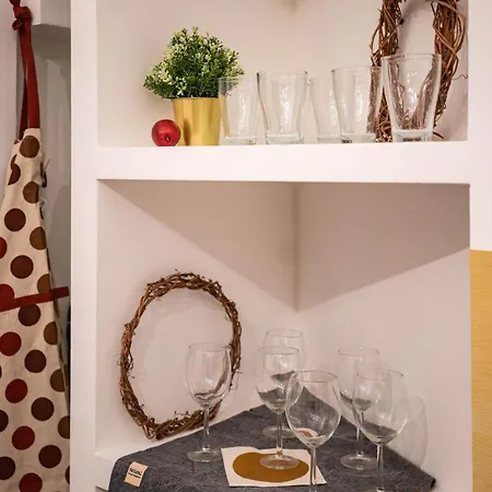 Free Parking -corvin Palace Residence-3bdrm,6ppl,wifi,ac Apartment *