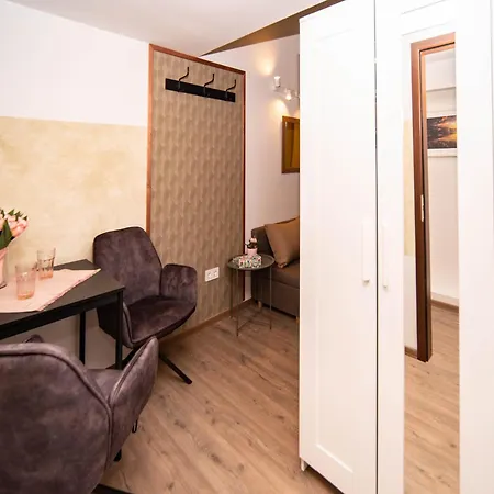 Apartment Free Parking -corvin Palace Residence-3bdrm,6ppl,wifi,ac *