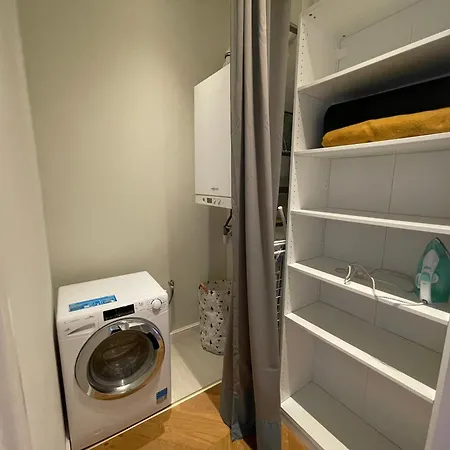 Center 3, Elegant And Cozy 2br In Center! *