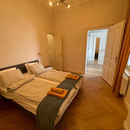 Appartamento Center 3, Elegant And Cozy 2br In Center! Budapest