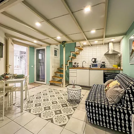 Global Living - Dazzling Dob Dwelling Apartament