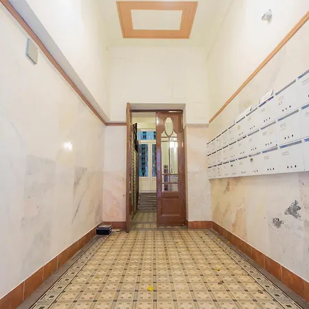 Basilica View With Balcony Apartment Budapest