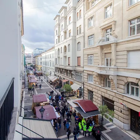 Apartment Basilica View With Balcony Budapest