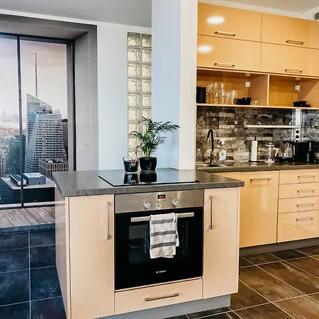 Highrise Horizon Penthouse Apartment *