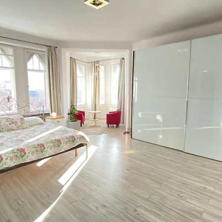 Penthouse In The Castle Apartman *