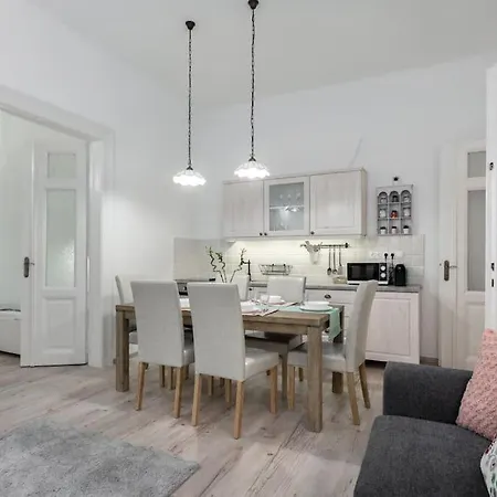 Apartment Perfect Day 3 -3 Bedr, 2 Bathrooms *