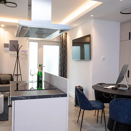 Apartamento Luxury Cozy 2 Bdr Downtown Apt.7 *
