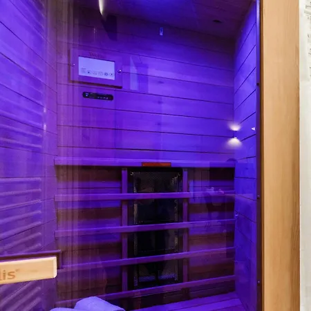 Amazing View Designer With Sauna And Jacuzzi 3 Min To Opera House Apartment Budapest