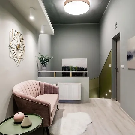 Διαμέρισμα Elegant Duplex Near Greenery *