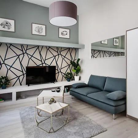 Διαμέρισμα Elegant Duplex Near Greenery *