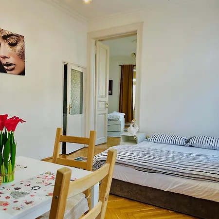 Apartment Saffron Center Panoramic Balcony Budapest