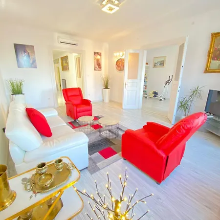 Penthouse In The Castle Apartman *
