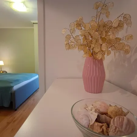 F151 Elitehost Futo Apartmán