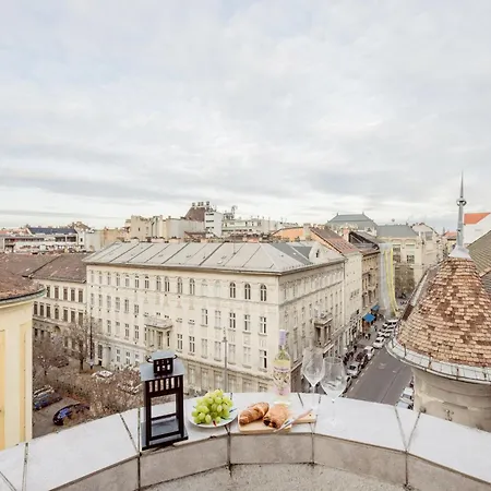Apartment Amazing View Designer With Sauna And Jacuzzi 3 Min To Opera House Budapest