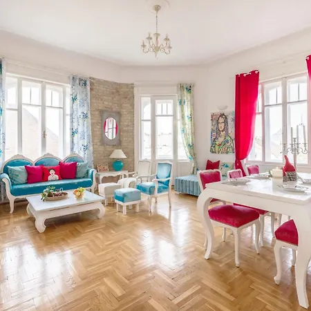 Amazing View Designer With Sauna And Jacuzzi 3 Min To Opera House Apartment Budapest