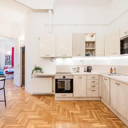 Apartment Amazing View Designer With Sauna And Jacuzzi 3 Min To Opera House Budapest