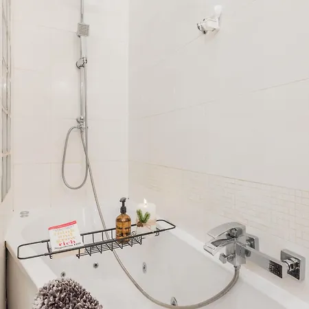 Apartment Amazing View Designer With Sauna And Jacuzzi 3 Min To Opera House Budapest