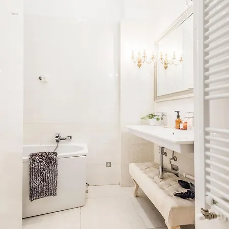 Amazing View Designer With Sauna And Jacuzzi 3 Min To Opera House Budapest