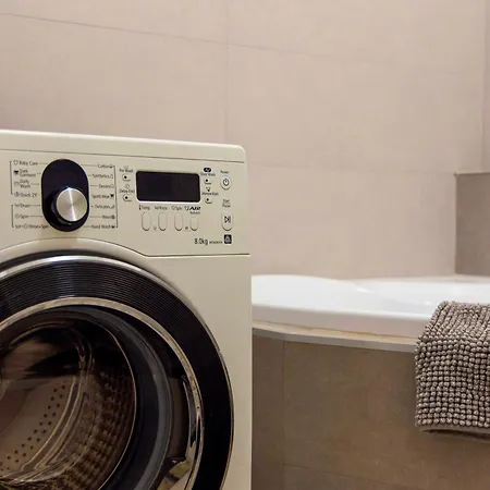 아파트 Exclusive & Spacious W/ 4bedrm 2bathrm 부다페스트